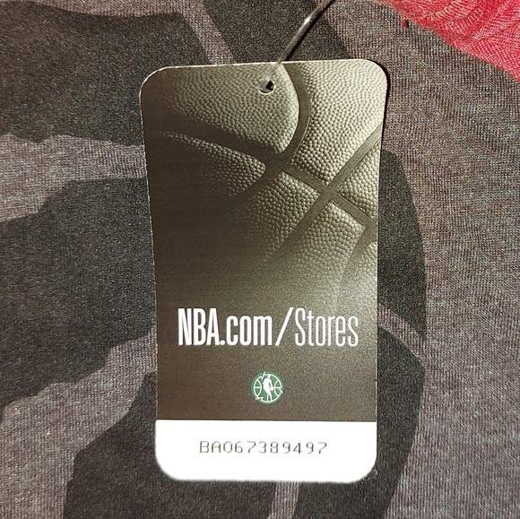 NWT Toronto Raptors T-Shirt - Picture 3 of 5